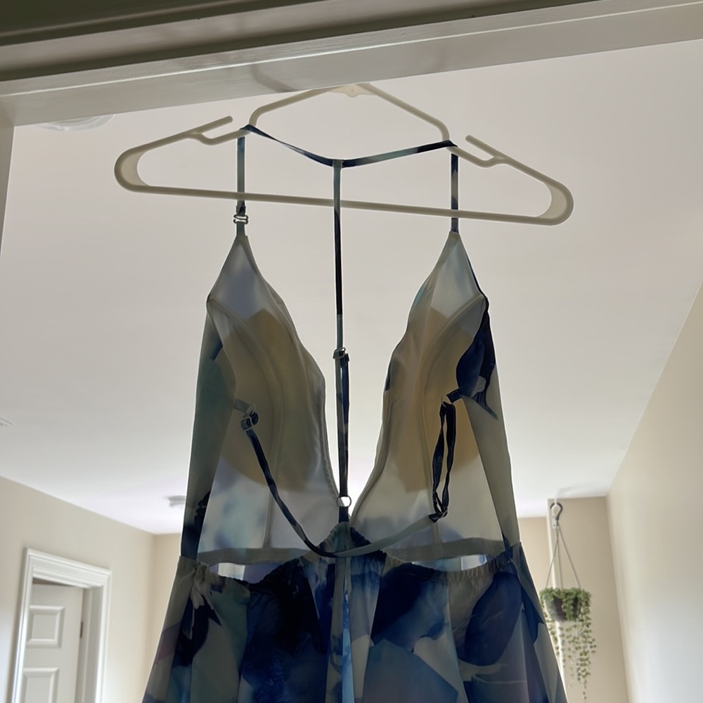 5/$25- Tiger mist deep plunge romper - Picture 4 of 4